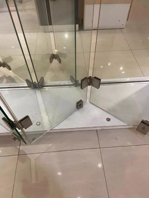 Zinc Alloy Glass Hardware Sliding Folding Frameless Glazing Systems Interior Bifold Door